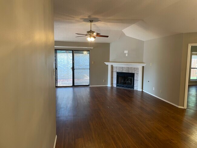 Foto del edificio - 4557 Shingle Oak Ln