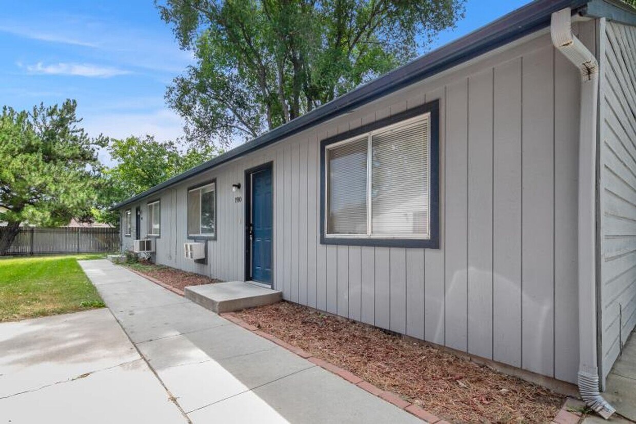 Foto principal - Spacious 2 Bedroom Duplex _ Pet Friendly!