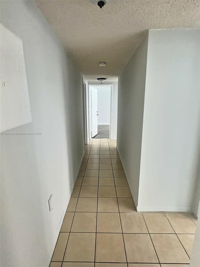 Building Photo - 1490 W 42nd Pl