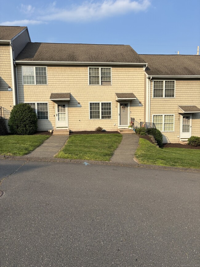 Building Photo - 108 Mohican Ave