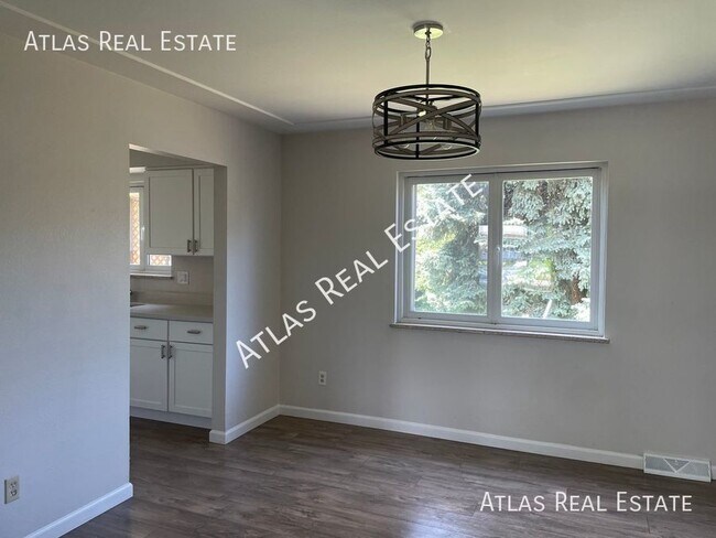 Building Photo - NEWLY REMODELED 5-bedroom home in Aurora!