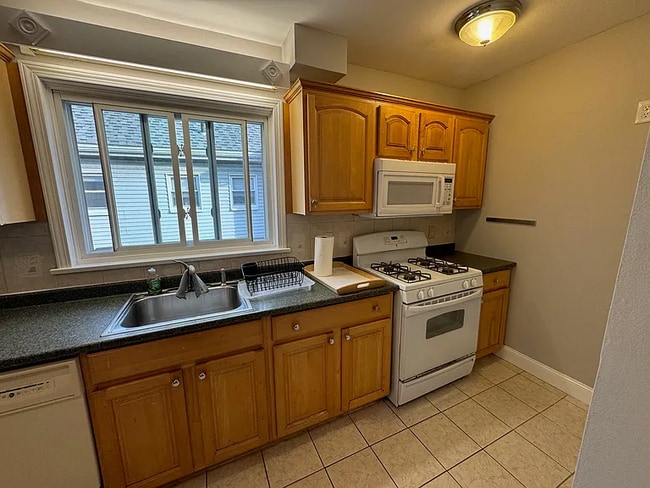 Building Photo - 89 Bailey Rd