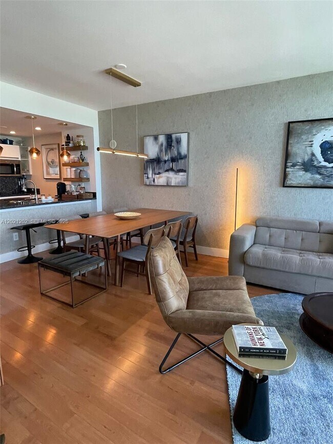 Foto del edificio - 601 NE 36th St
