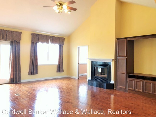 Building Photo - 4 br, 3.5 bath House - 275 Hilltop Drive