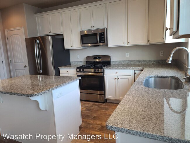Building Photo - 3 br, 2.5 bath House - 3048 S. Red Pine Dr
