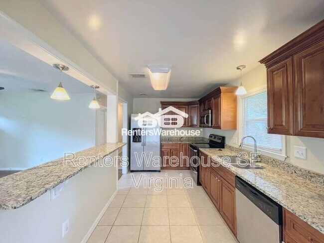 Building Photo - 376 Dodge Drive