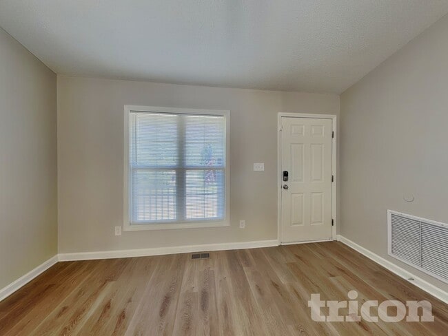 Building Photo - 1203 Delham Rd