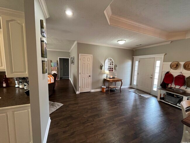 Building Photo - 44 Village Creek Dr