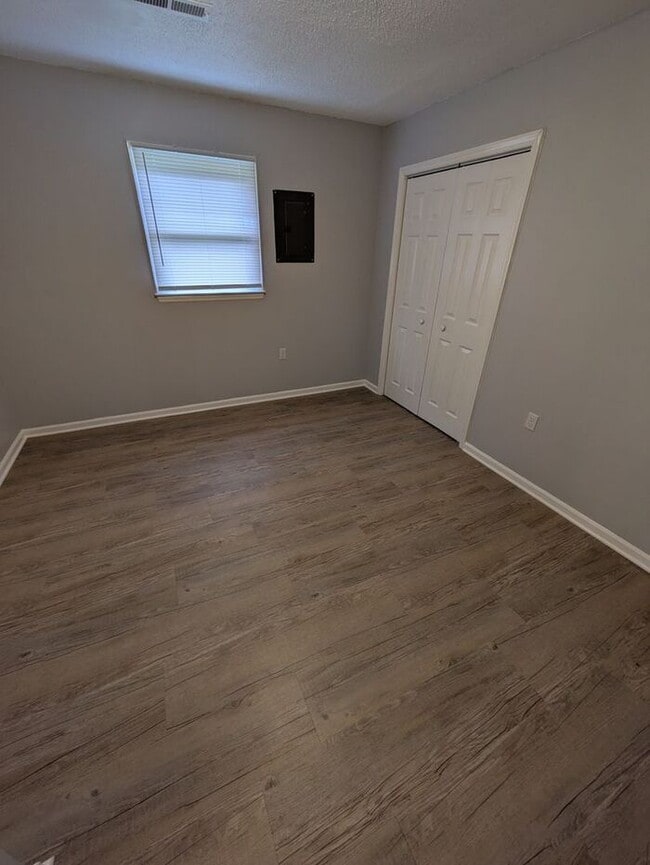 Building Photo - 2BD/1BA Unit at Ponderosa Village in Conover