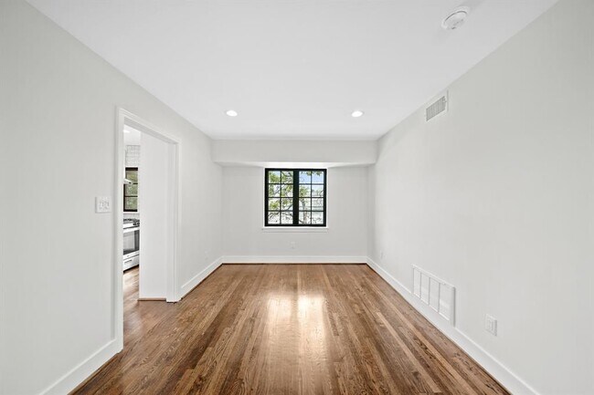 Foto del edificio - 520 Lovett Blvd
