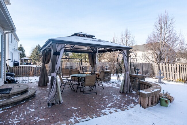 Building Photo - 4006 Thatcher Dr