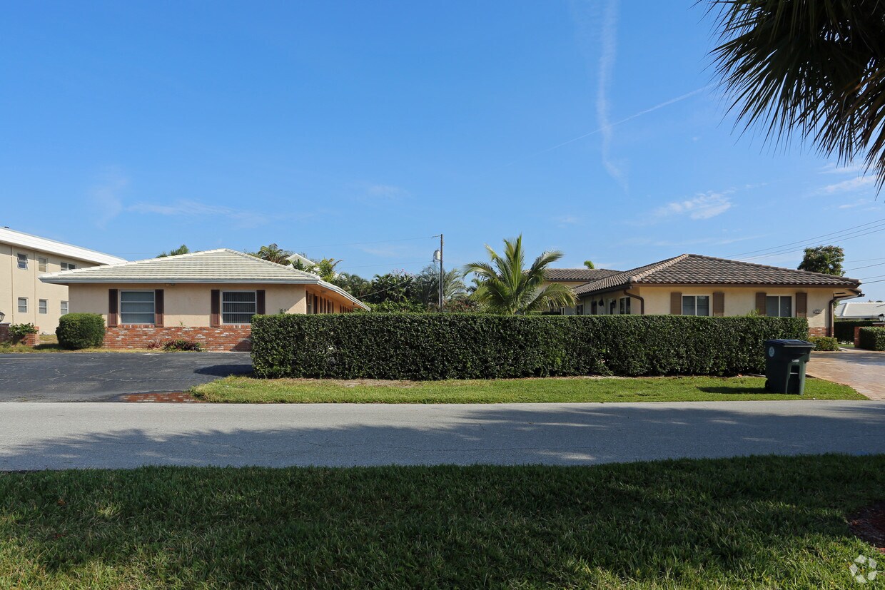 Foto del edificio - 685-699 Glouchester St