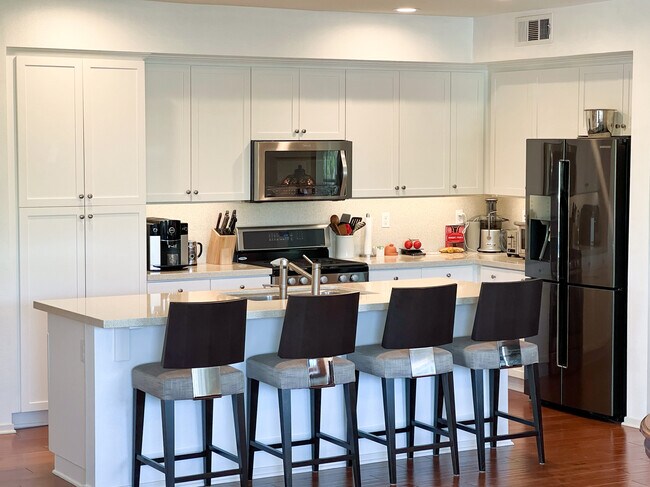 Kitchen - 12915 Park Pl
