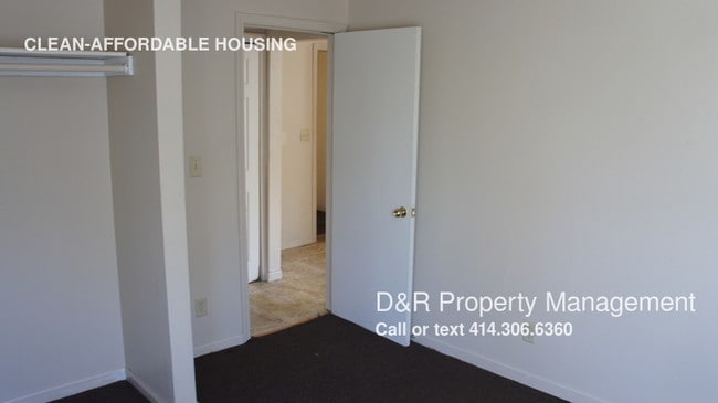 Building Photo - 2624 N 6th St