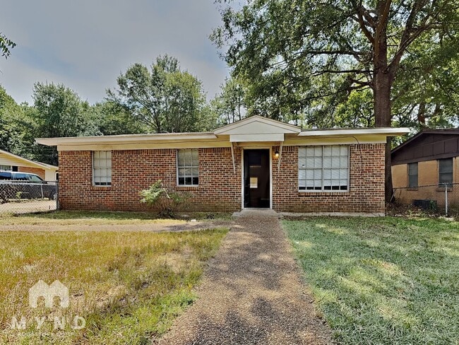 Building Photo - 707 Hillview St