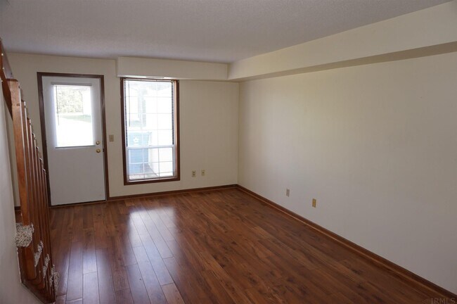 Building Photo - 10614 Oak Valley Rd