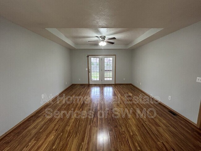 Building Photo - 114 Bailey Cir