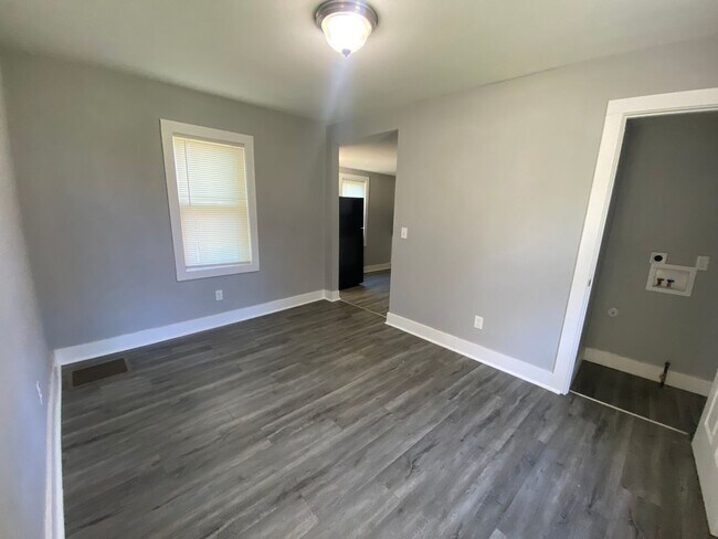 Foto del edificio - Coming Soon! Rock Island 1 Bedroom House