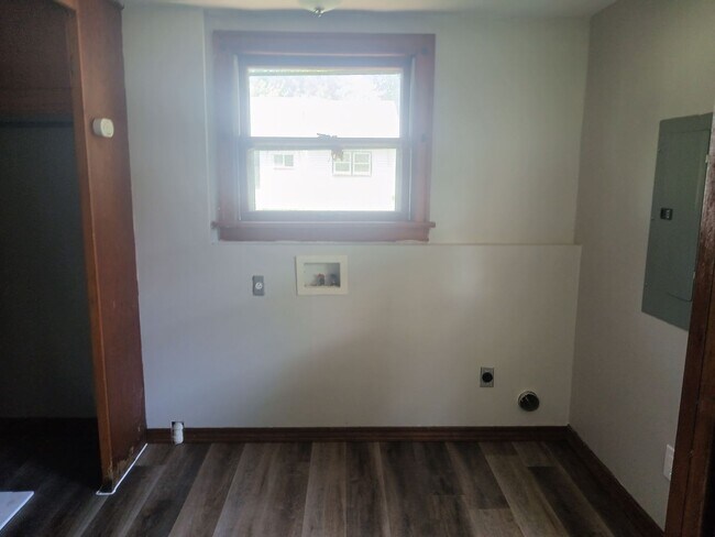 Building Photo - Available now! 2 Bedroom home for rent in ...
