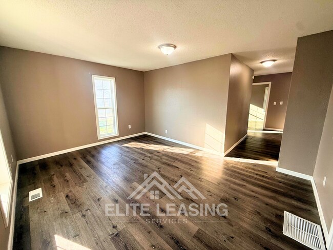 Foto del edificio - 3 Bed / 1 Bath Home | Seaman School District