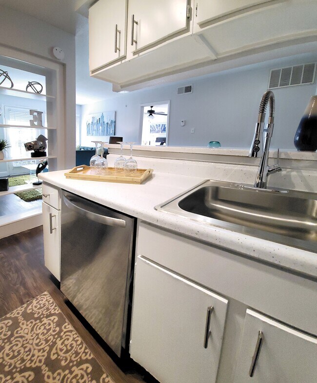 The Edge at Clear Lake Apartments 2323 W Bay Area Blvd ster, TX