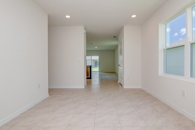 Building Photo - Charming 3 bed/2 bath Home For Rent in the...