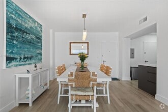 Building Photo - 300 Bayview Dr