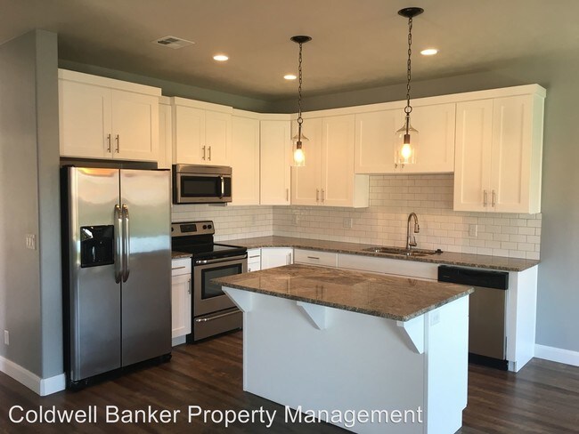 Building Photo - 3 br, 2.5 bath House - 2549 N Bella Vista Dr