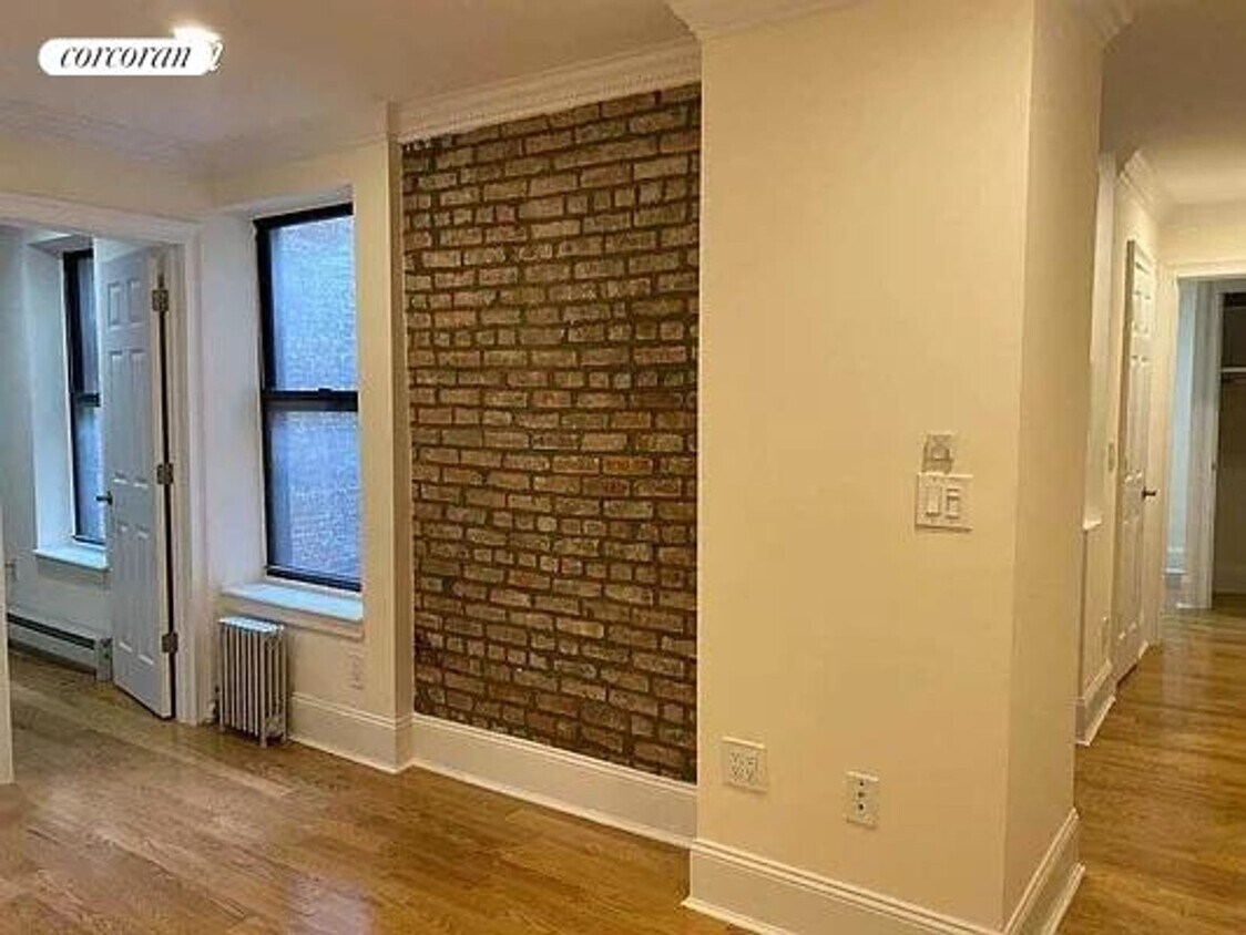 Primary Photo - 380 S 4th St