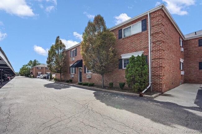 Foto del edificio - 2405 Torquay Ave