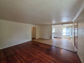 Building Photo - 357 16th St