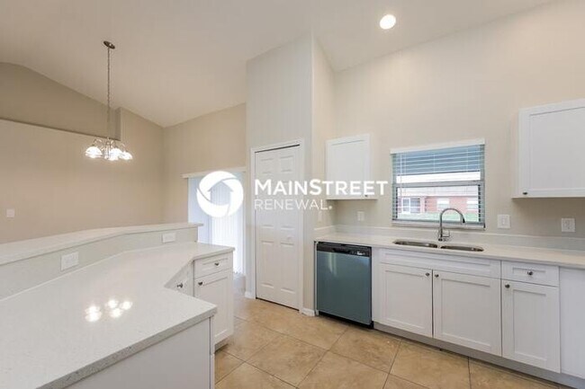 Foto del edificio - 4 Bedroom Pet-Friendly Home in lehigh acres, FL with Main Street Renewal