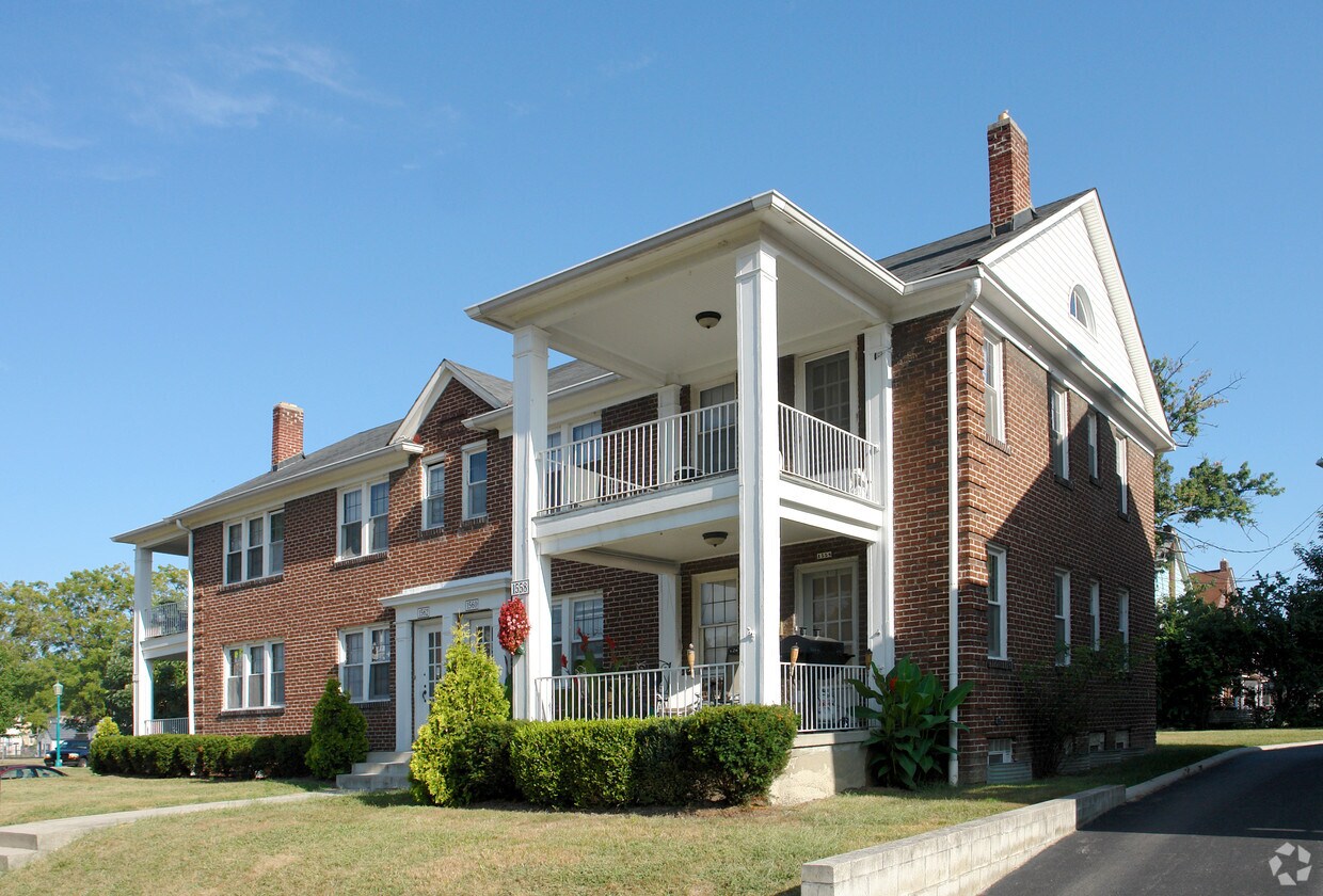 Primary Photo - 1558-1564 W 3rd Ave