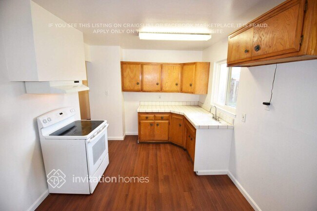 Foto del edificio - 6813 Weddigen Way
