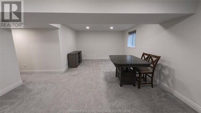 Building Photo - 79 Kingsbridge Dr