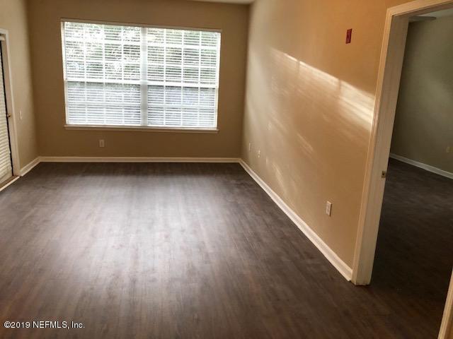 Foto del edificio - 10550 Baymeadows Rd