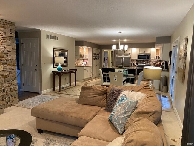 Foto del edificio - 2206 E Autumn Dr