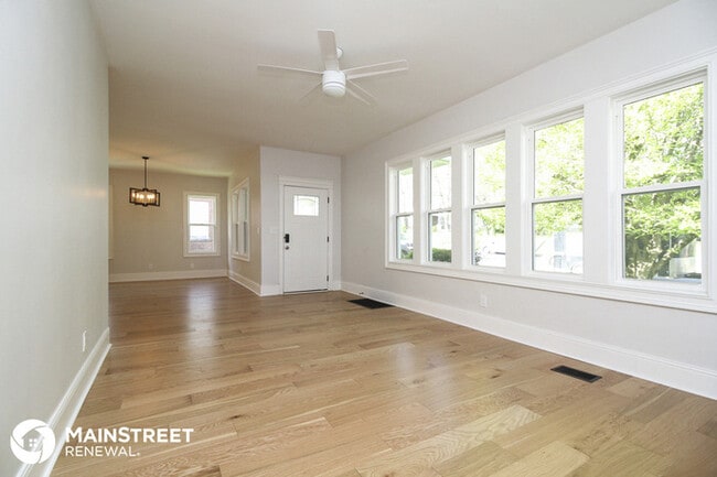 Building Photo - 1508 Villa Pl