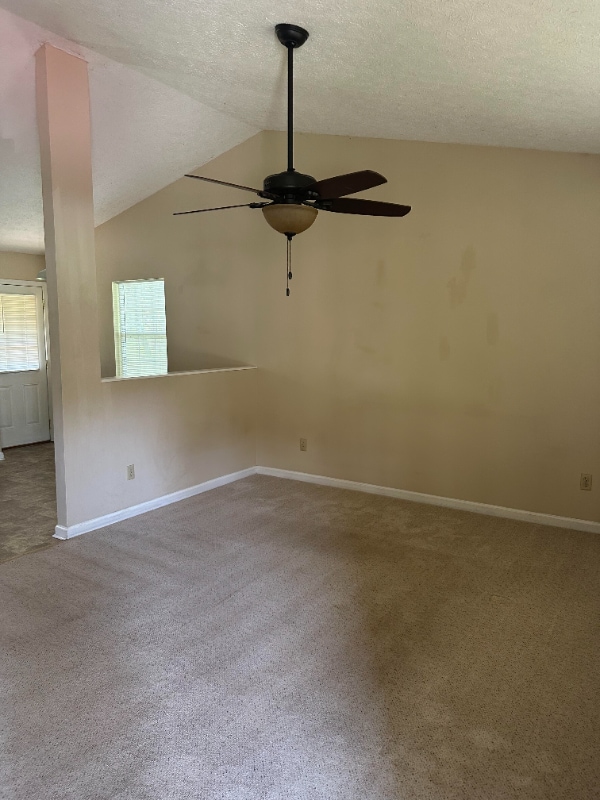 Building Photo - 10104 Wolf Den Ln