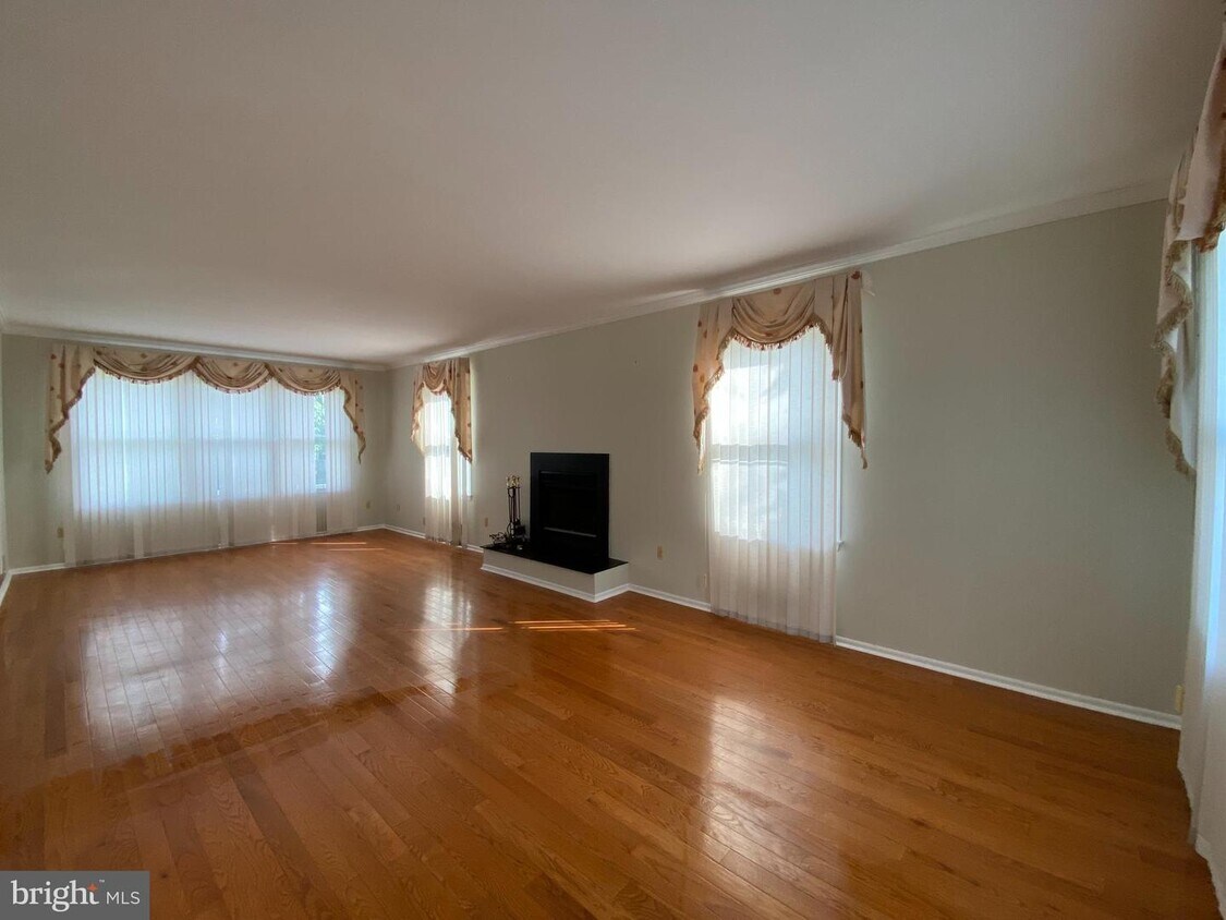 18 Yates Dr, Millstone, NJ 08844 House Rental in Millstone, NJ