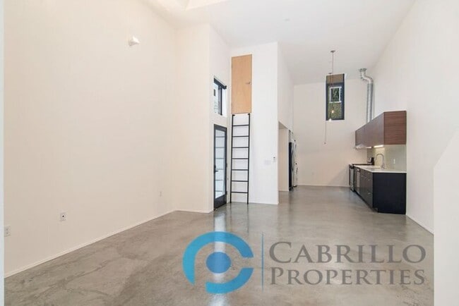 Foto del edificio - 2870 Fourth Ave