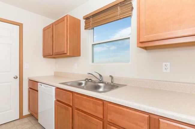 Building Photo - 9668 Hayden Dr