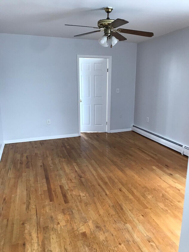 Primary Photo - 140 Bloomfield Ave