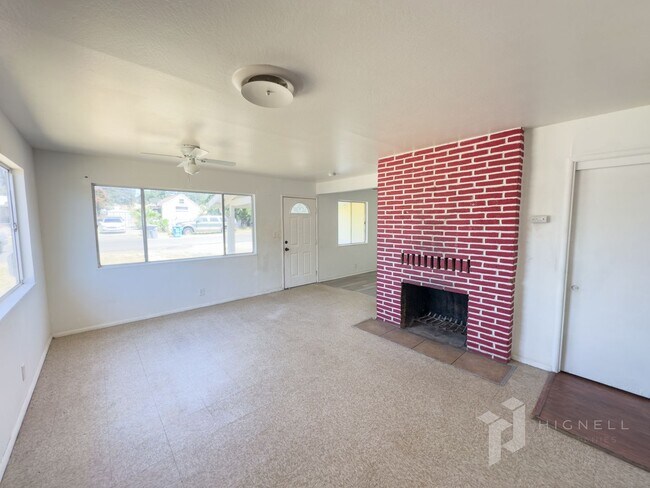 Foto del edificio - 3 Bedroom Oroville Home with garage and SHOP!
