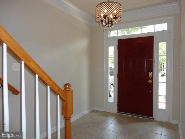 Building Photo - 24699 Kings Canyon Square