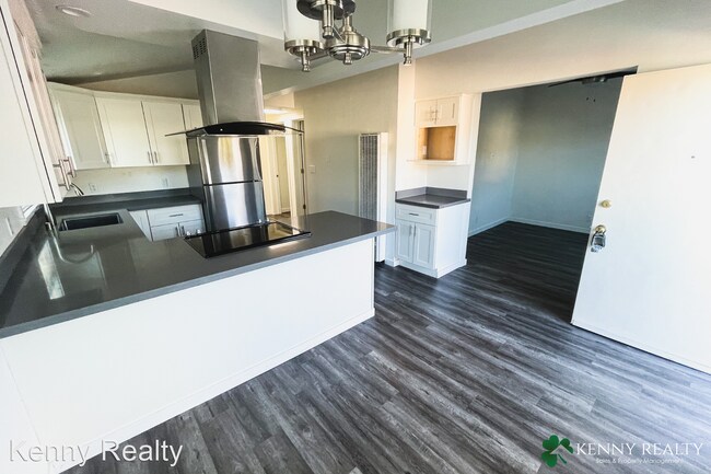 Foto del edificio - 412 Tamarack Ln