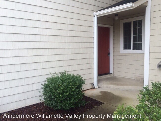 Building Photo - 3 br, 1.5 bath House - 465 NE Conifer Blvd