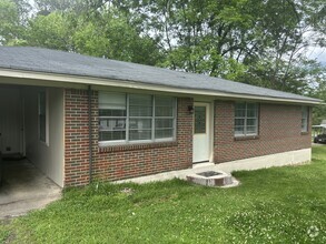 Building Photo - 627 Noojin St SW