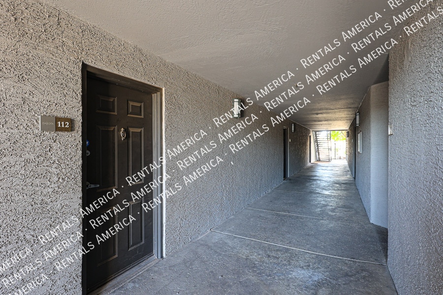 Foto principal - 2025 E Campbell Ave