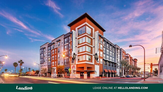 Building Photo - 901 E Fremont St